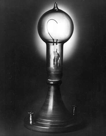 Thomas Edison's incandescent lamp, the first practical... 570504