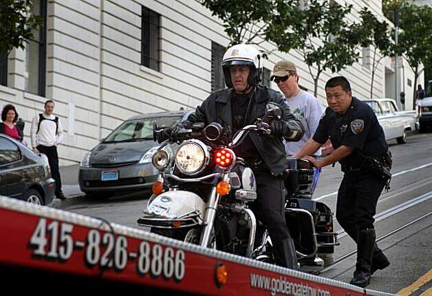 Two S.F. motorcycle officers hurt in crash - SFGate