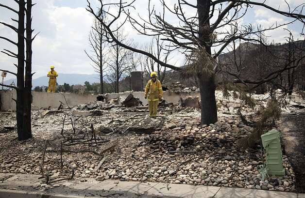 COLORADO WILDFIRE KILLS 2, 350 HOMES DESTROYED - SFGate