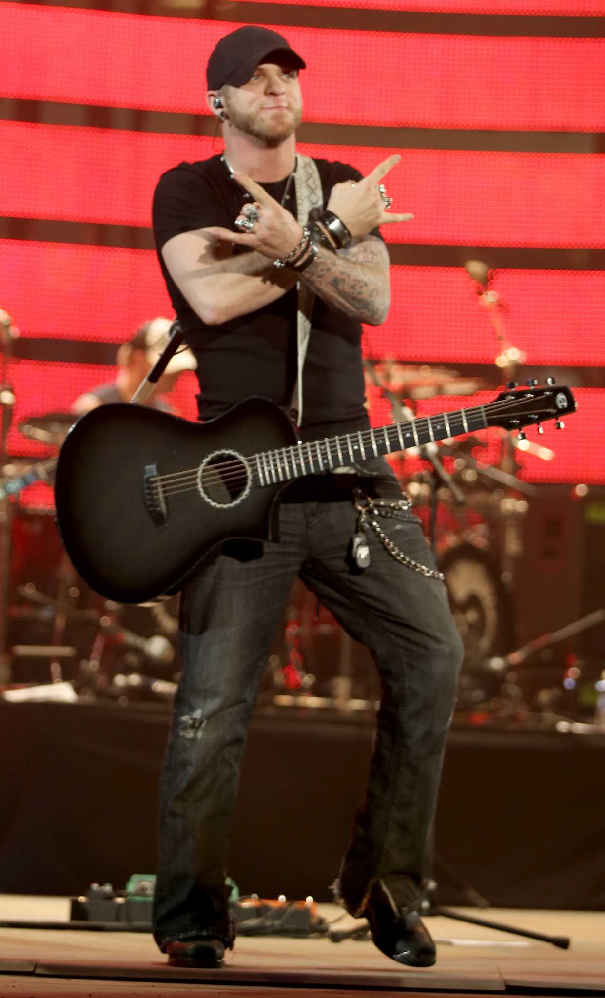 Brantley Gilbert a not-so-bad boy at RodeoHouston - Houston Chronicle1241 x 2048