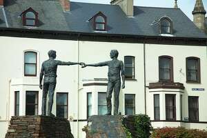 Pretty Derry, Ireland, has painful history - Photo