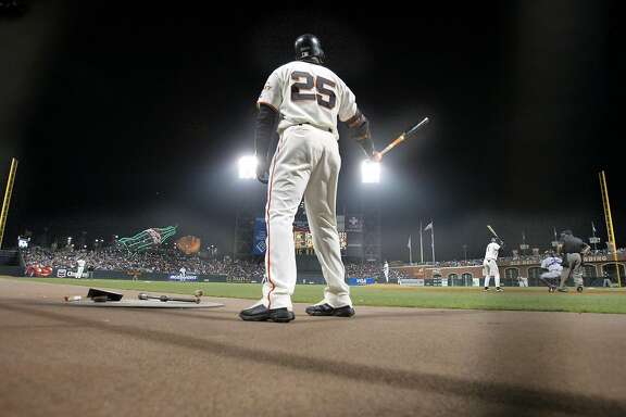 BONDS2-C-12JUL02-SP-MAC   Bonds on deck during a recent game against the Rockies.    San Francisco Giants slugger Barry Bonds in pursuit of the all time home run mark as he approaches  600. He now stands at 4th place behind Aaron, Ruth and Mays.     by Michael Macor/The Chronicle