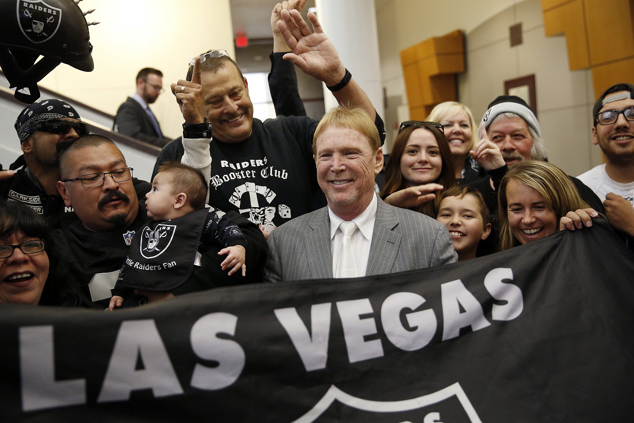 Nevada lawmakers struggle with Vegas stadium deal for Raiders - SFGate