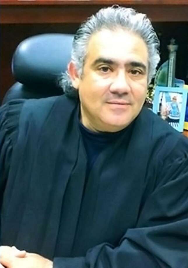 Associate Judge Oscar Kazen’s firing has sparking a feud between the county commissioners court and judges over who gets to appoint associate judges. There is a solution — eliminate the associate judge slot altogether. Photo: /Photo Courtesy Bexar County Probate Courts