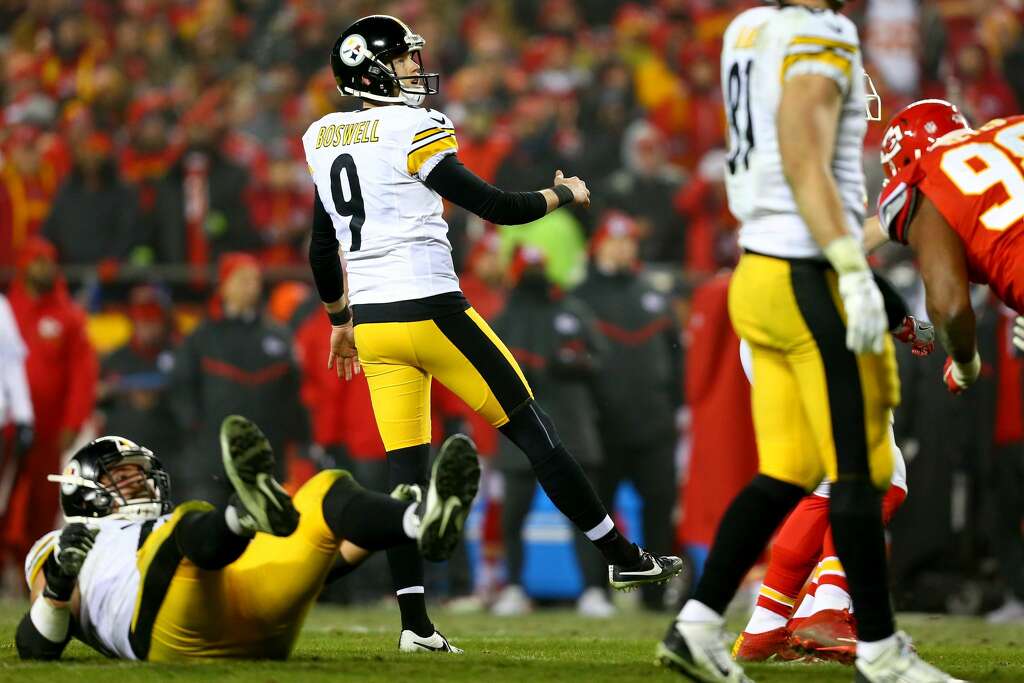 KANSAS CITY, MP - JANUARY 15: Kicker Chris Boswell #9 of the Pittsburgh Steelers kicks a field goal against the Kansas City Chiefs during the second half  in the AFC Divisional Playoff game at Arrowhead Stadium on January 15, 2017 in Kansas City, Missouri.  (Photo by Dilip Vishwanat/Getty Images) Photo: Dilip Vishwanat/Getty Images