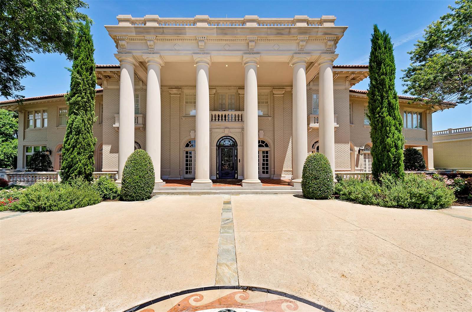 Fort Worth #39 s $8 million Baldridge House comes with its own bank vault