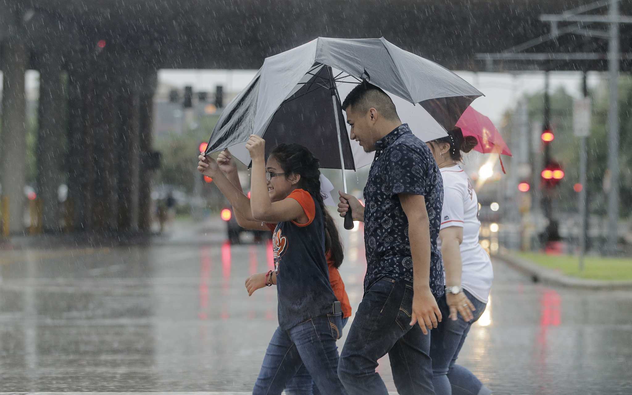 Tornado warning, flood advisory issued for Harris County - Houston Chronicle
