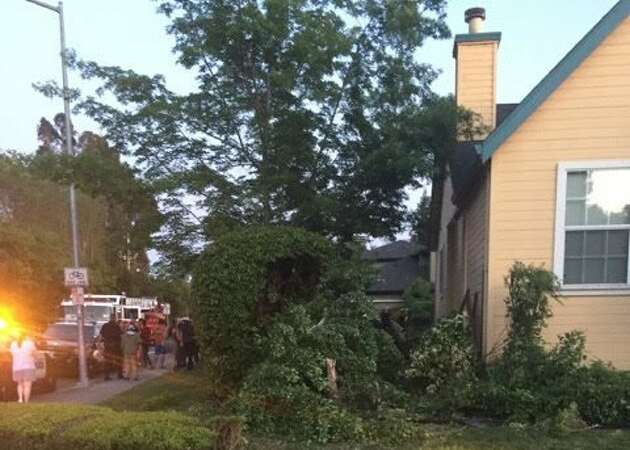Car slams into Santa Rosa house at 100 mph