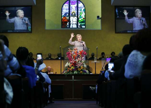 Clinton appeals for votes at Oakland church
