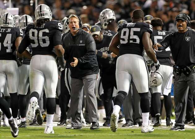 Raiders prove they're elite, fans prove they belong in Oakland