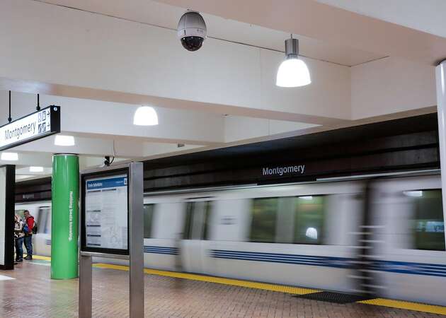 Equipment glitch slows commute for BART riders