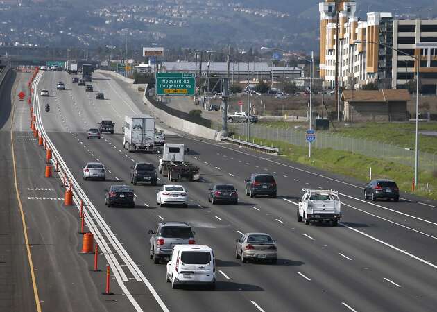 A year later, I-580 pay-to-use lanes are a success, report says