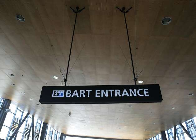 BART warns of systemwide delays after train breaks down in Oakland