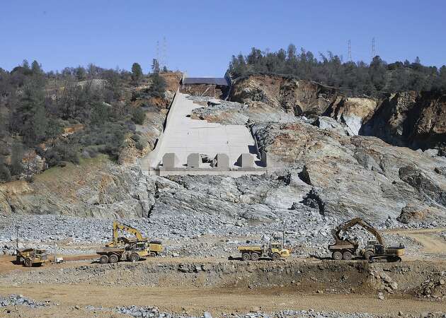 State water official vows new Oroville Dam spillway by winter