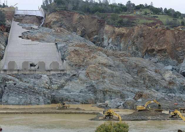 Oroville Dam's repair estimates jump to $275 million