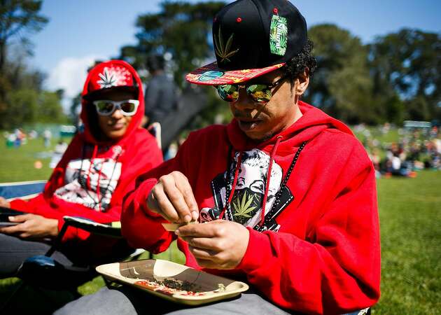 Thousands turn out for Golden Gate Park's 4/20 party