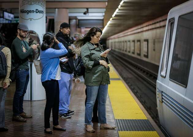 11 little things you can do that make everyone's BART commute better