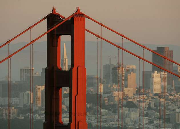 Daredevils to take plea deal in hair-raising Golden Gate Bridge stunt